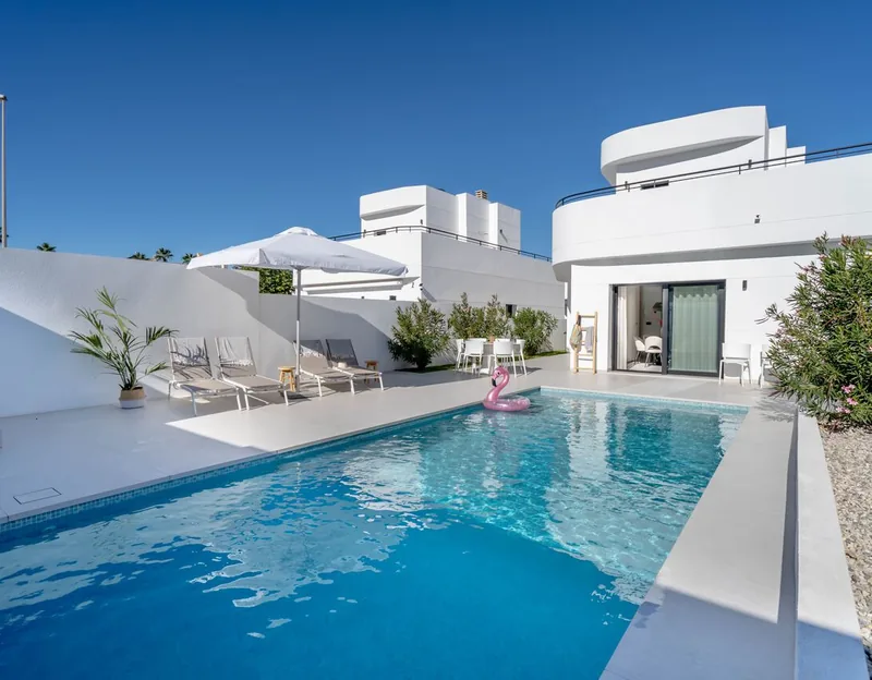 Villa with heated pool, south-facing