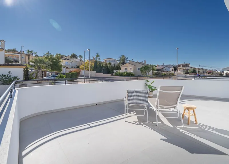 Roof terrace with outdoor shower